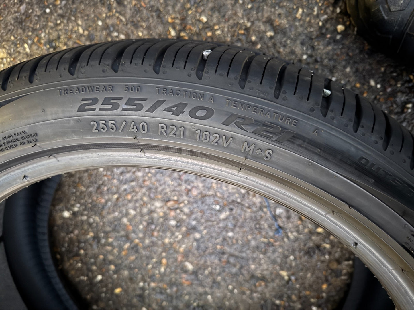 1x 255 40 R21 102V Pirelli Scorpion Zero M+S VOL 7mm 2522 no repairs. next day