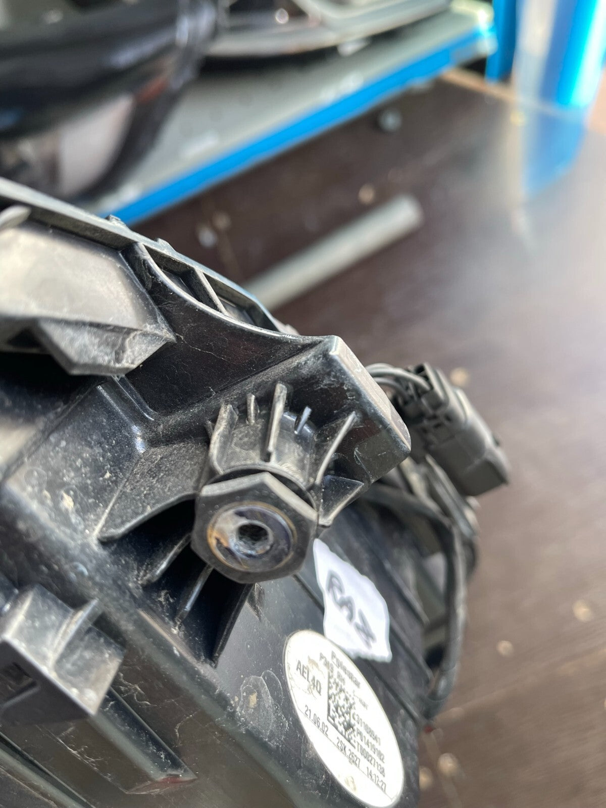 POLESTAR 2 2021-2022 REAR TAIL LIGHT ON BODY OUTER RIGHT RH 31108941