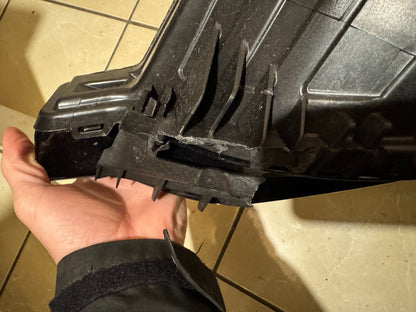 2025 VOLVO XC60 II RIGHT FRONT LAMP HEADLIGHT UK 32420436 BROKEN MOUNTING LUGS