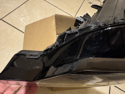 2025 VOLVO XC60 II RIGHT FRONT LAMP HEADLIGHT UK 32420436 BROKEN MOUNTING LUGS