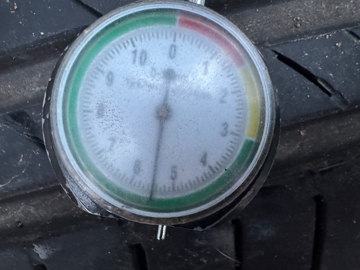 225 40 ZR19 93y XL Kumho Ecsta PS71  5.5mm Cosmetic Damage