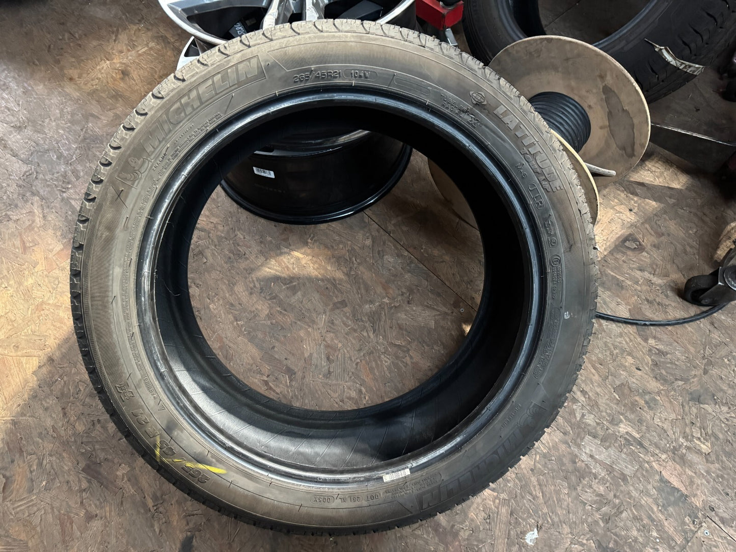 1 x Michelin Latitude Tour HP JLR 265/45R21 late 2023 6 -7 mm 265 45 21 PUNCTURE