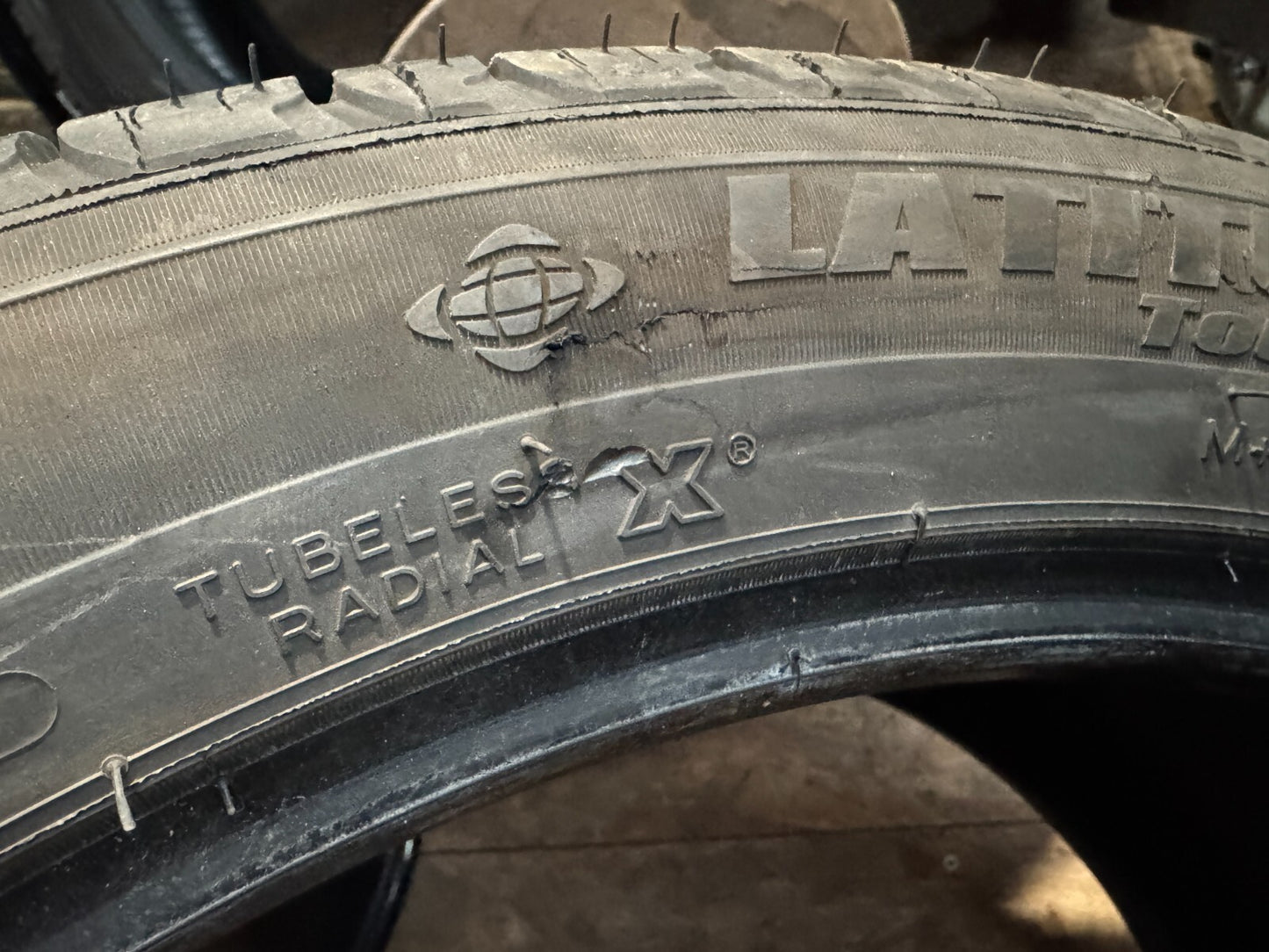 1 x Michelin Latitude Tour HP JLR 265/45R21 late 2023 6 -7 mm 265 45 21 PUNCTURE