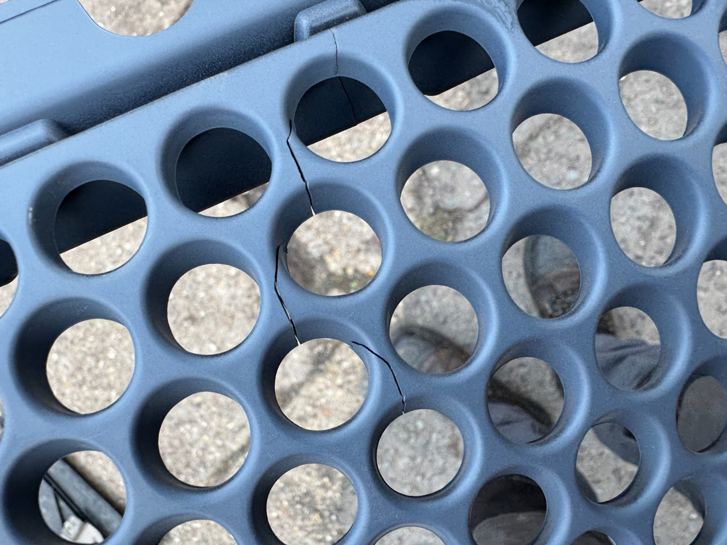 LAND ROVER DEFENDER L663 FRONT BUMPER LOWER GRILLE M8B2-17H750-C Cracked