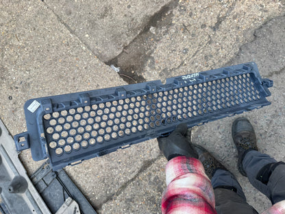LAND ROVER DEFENDER L663 FRONT BUMPER LOWER GRILLE M8B2-17H750-C Cracked