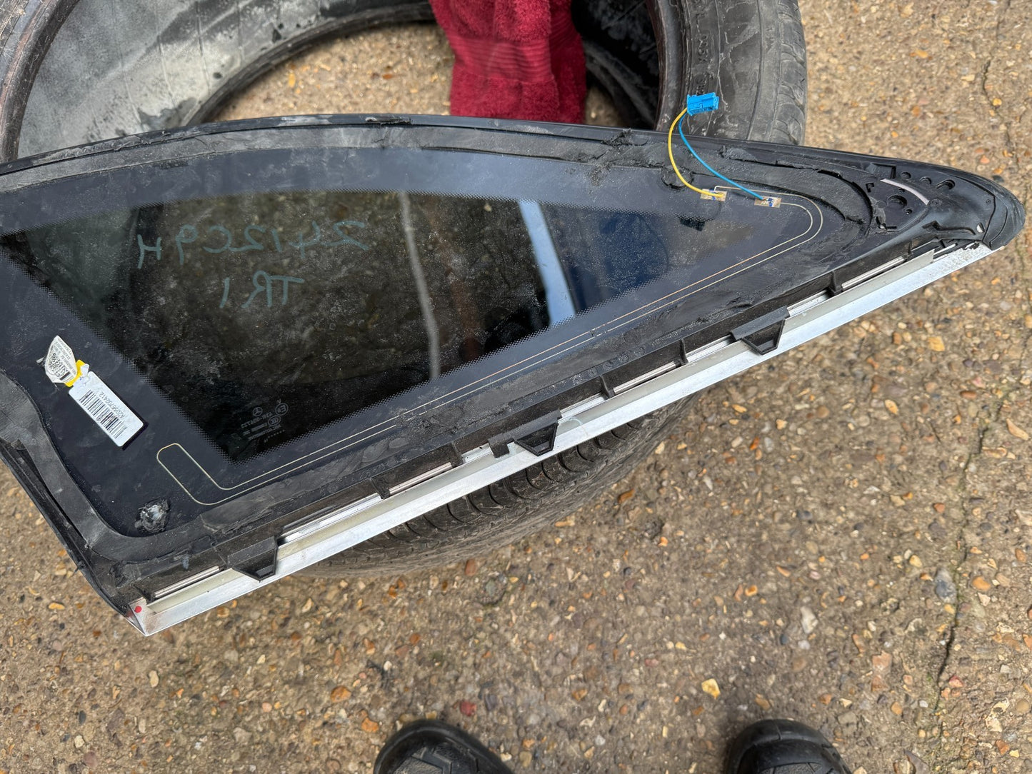 2024 MERCEDES-BENZ C T-Model S205 Rear Right Quarter Window 2056702412 Scratched