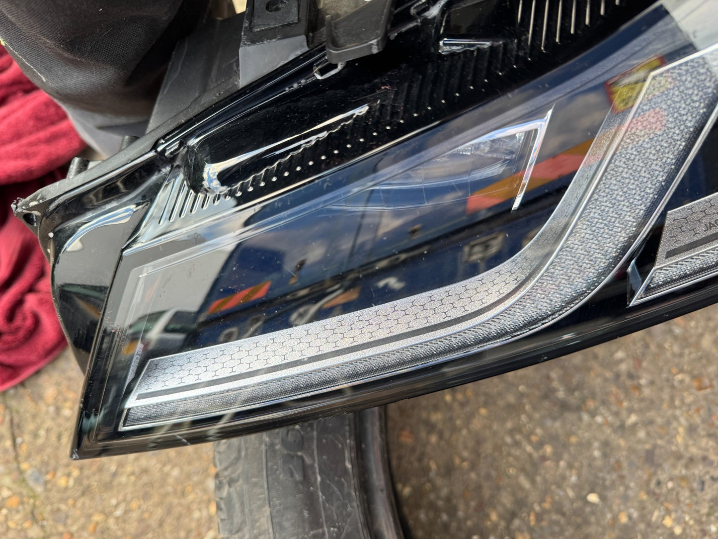 2023 GENUINE JAGUAR F-PACE LEFT HEADLIGHT LED X260 MK8313W030DE