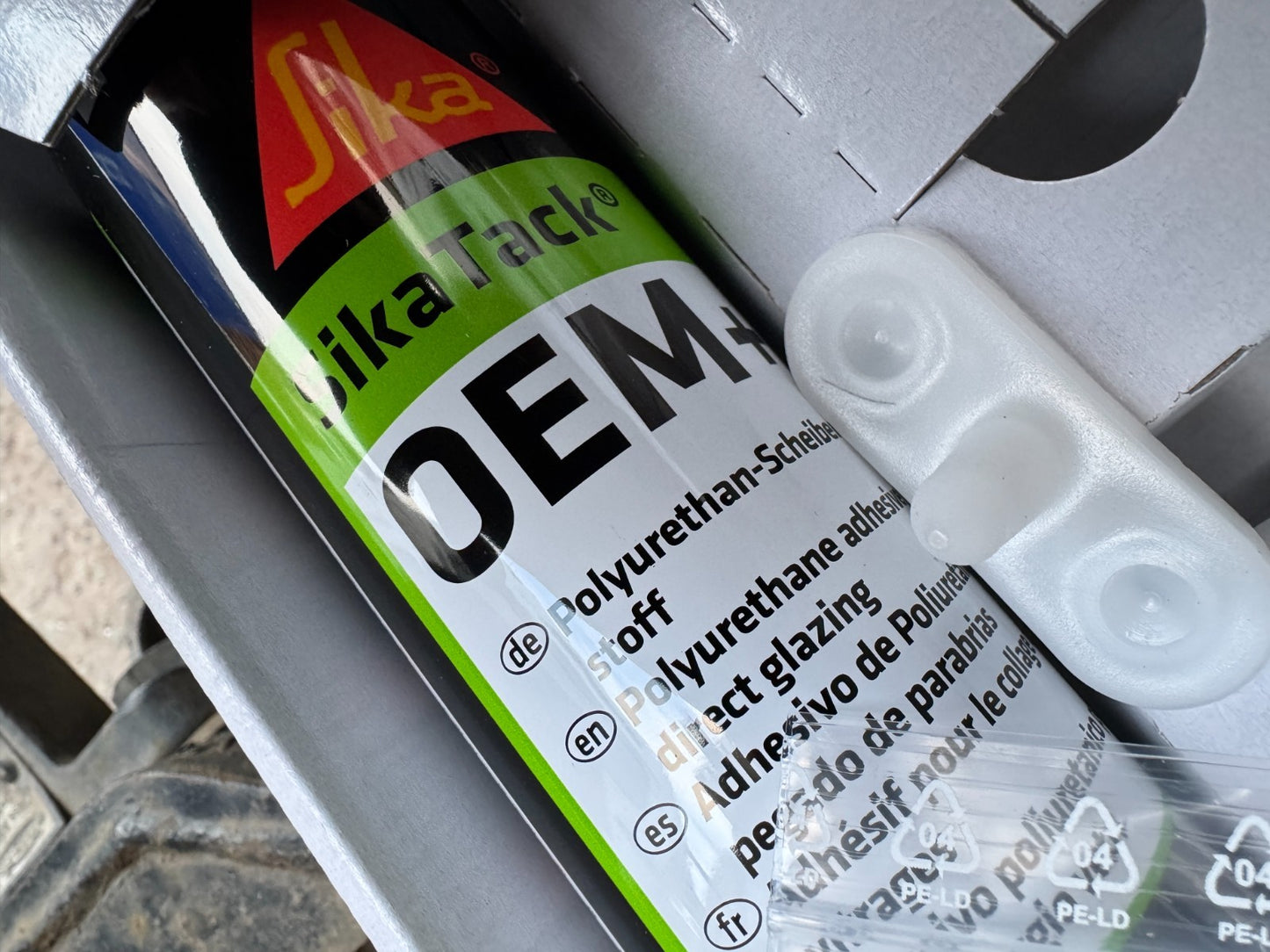 NEW GENUINE OEM Jaguar Land Rover Windscreen Adhesive & Sealer LR078295