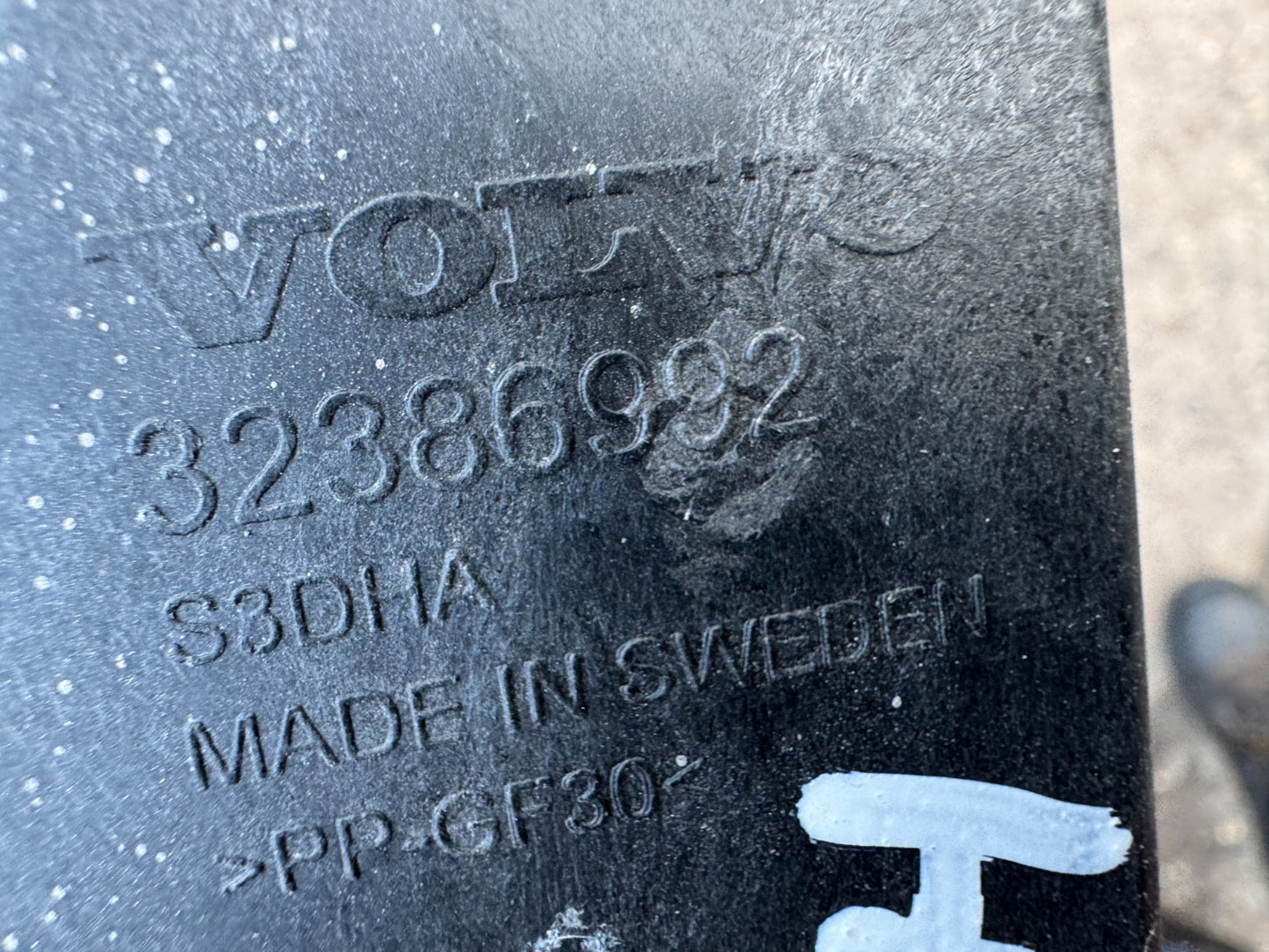 Volvo Xc40 2021-2025 Bumper Bracket Rear Left Side  32386992