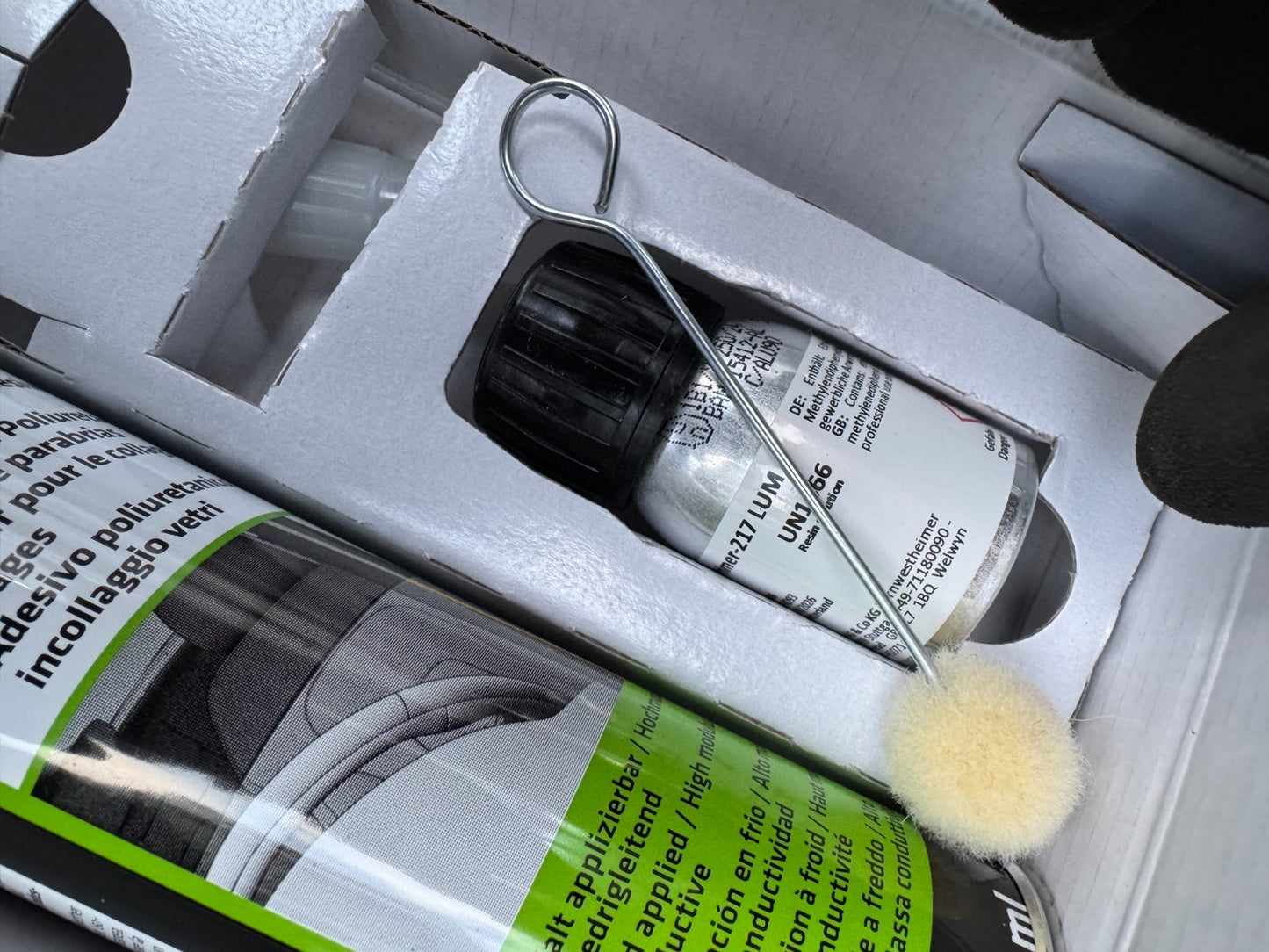 NEW GENUINE OEM Jaguar Land Rover Windscreen Adhesive & Sealer LR078295