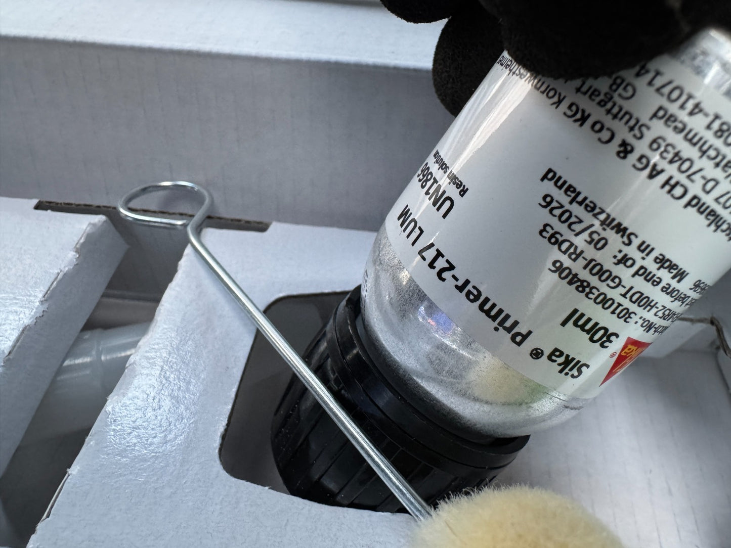 NEW GENUINE OEM Jaguar Land Rover Windscreen Adhesive & Sealer LR078295