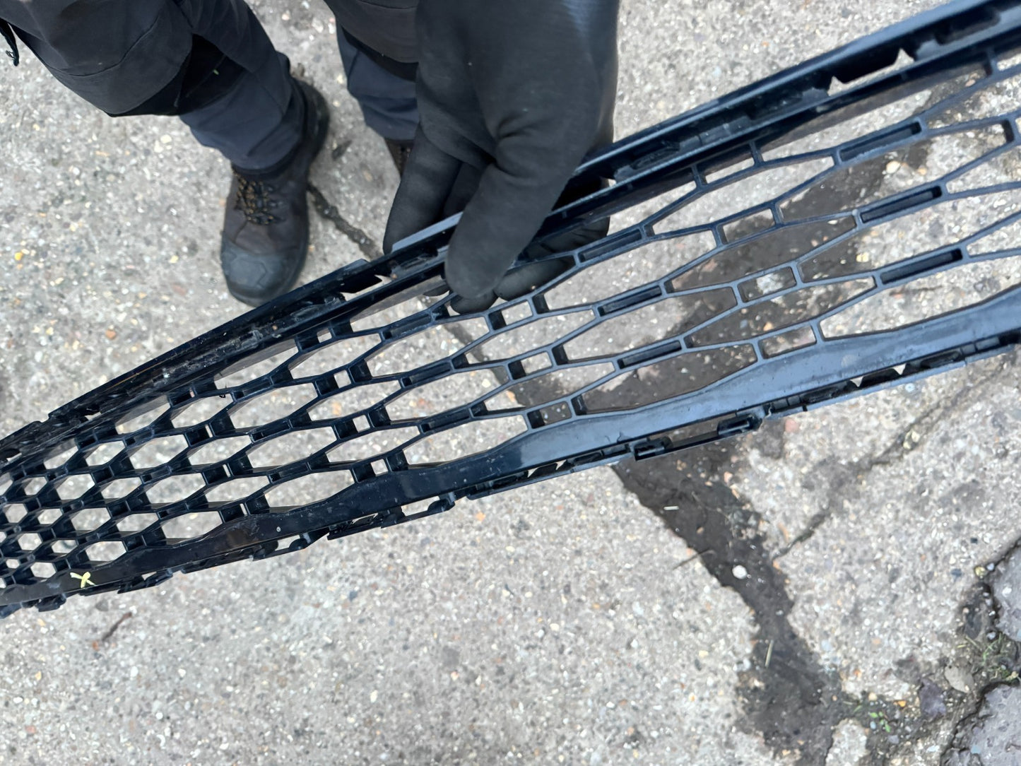 N9X2-17F791-B Range Rover Sport front lower grille 2022-on genuine