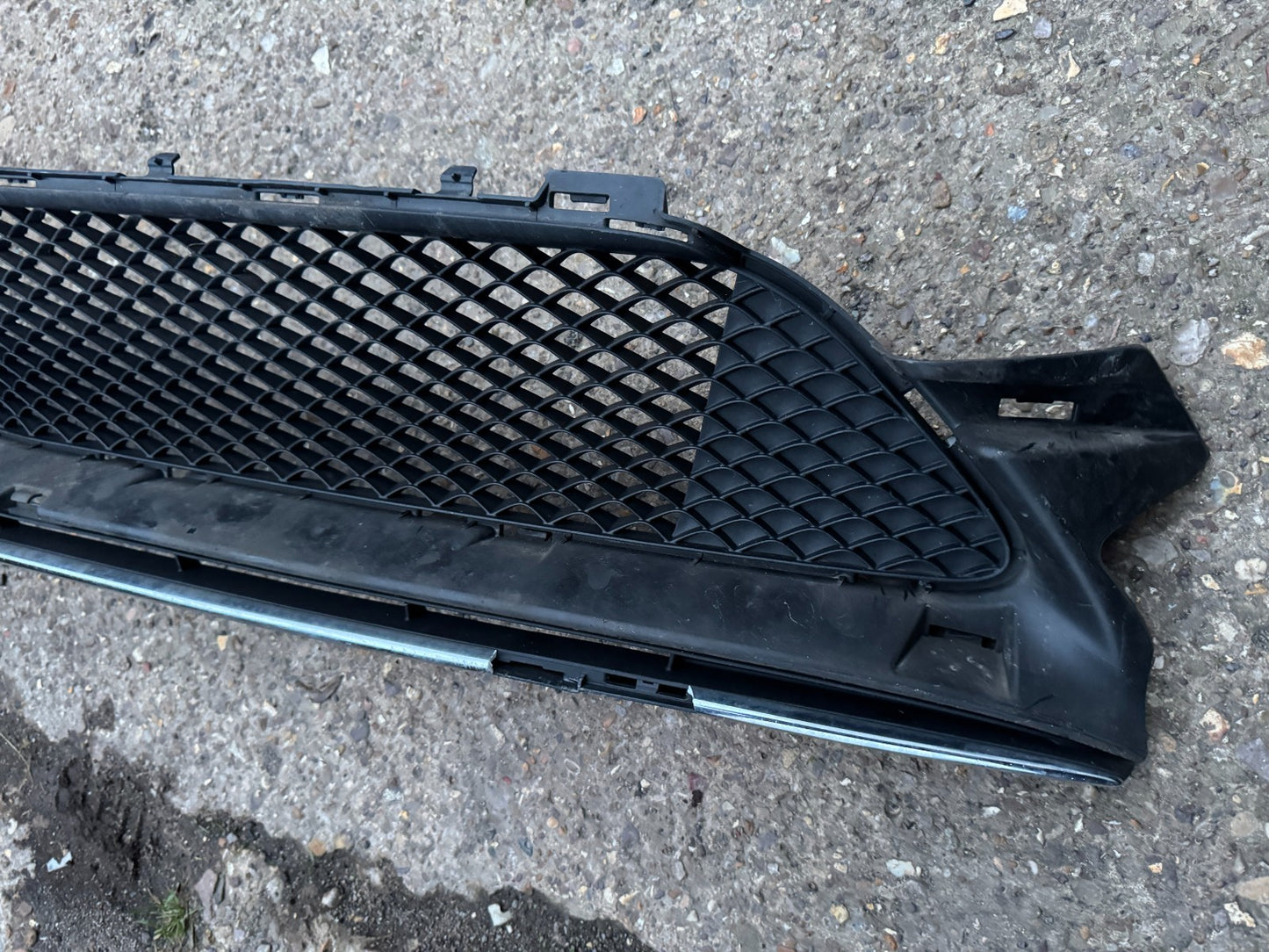 MERCEDES-BENZ C W205 2018-2022 FRONT BUMPER LOWER CENTER GRILLE A2058852501