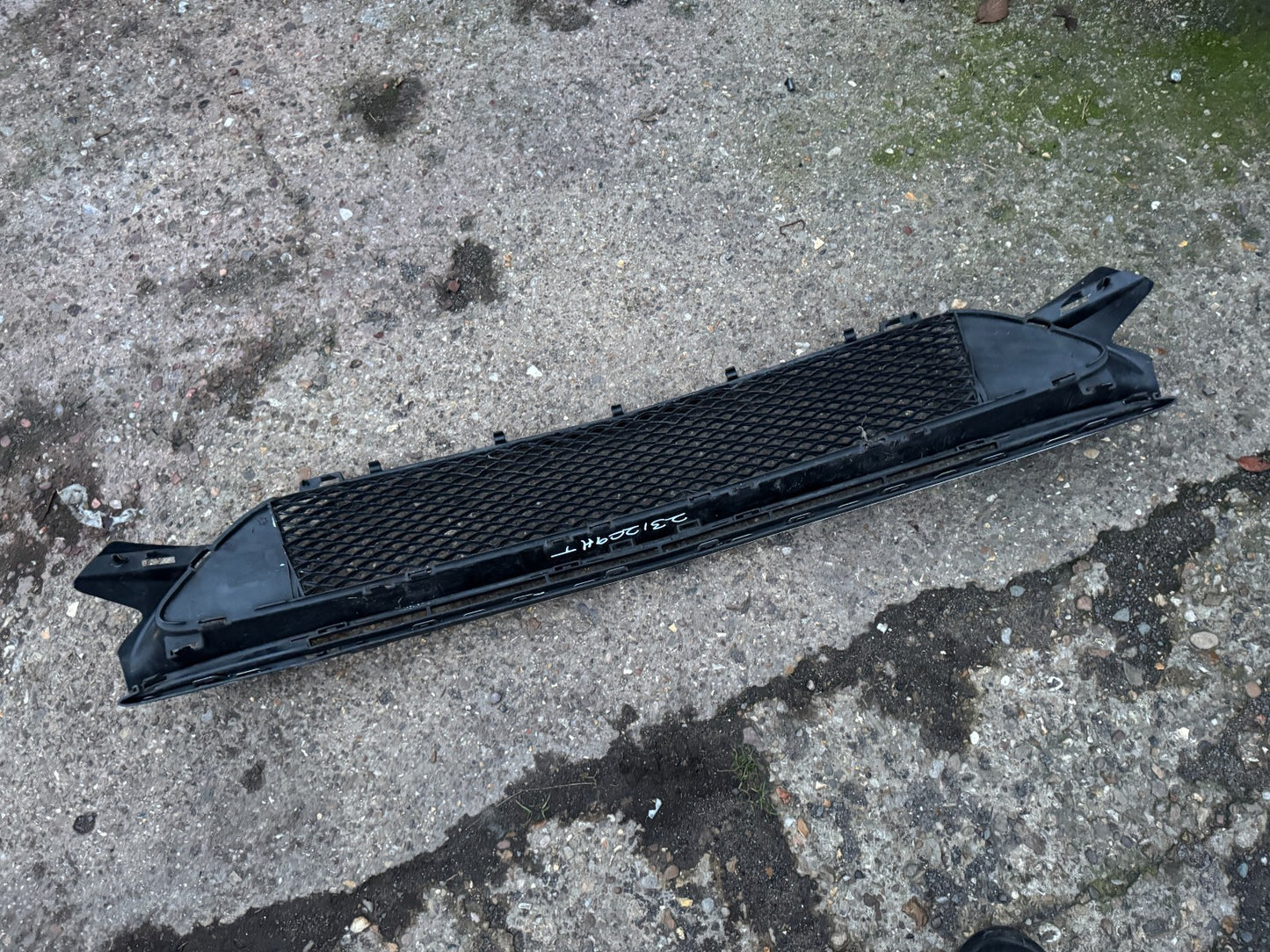 MERCEDES-BENZ C W205 2018-2022 FRONT BUMPER LOWER CENTER GRILLE A2058852501