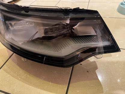 Genuine Land Rover Discovery V (L462) MY42-13W029-GB LED HIGH LT Right DAMAGED