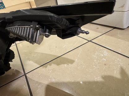 Genuine Land Rover Discovery V (L462) MY42-13W029-GB LED HIGH LT Right DAMAGED