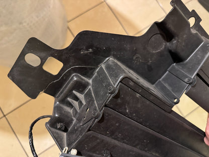 2024 LAND ROVER DISCOVERY L462 GENUINE AIR VENT ACTIVE SHUTTER GRILL HY328475A