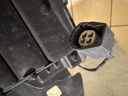 2024 LAND ROVER DISCOVERY L462 GENUINE AIR VENT ACTIVE SHUTTER GRILL HY328475A