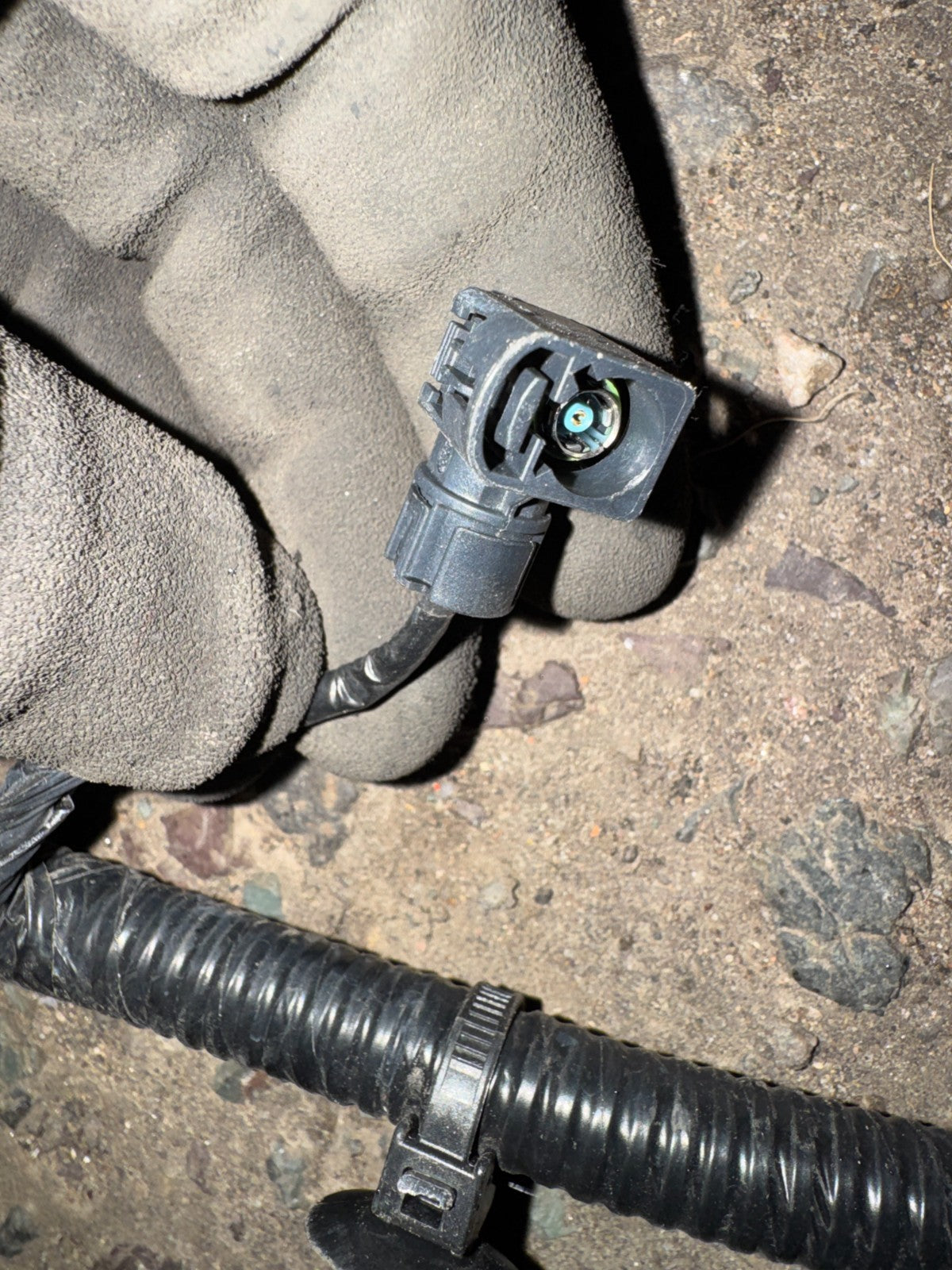 PDC SENSOR WIRING LOOM FRONT BUMPER Range Rover Sport (L1) 2023 Need Repair