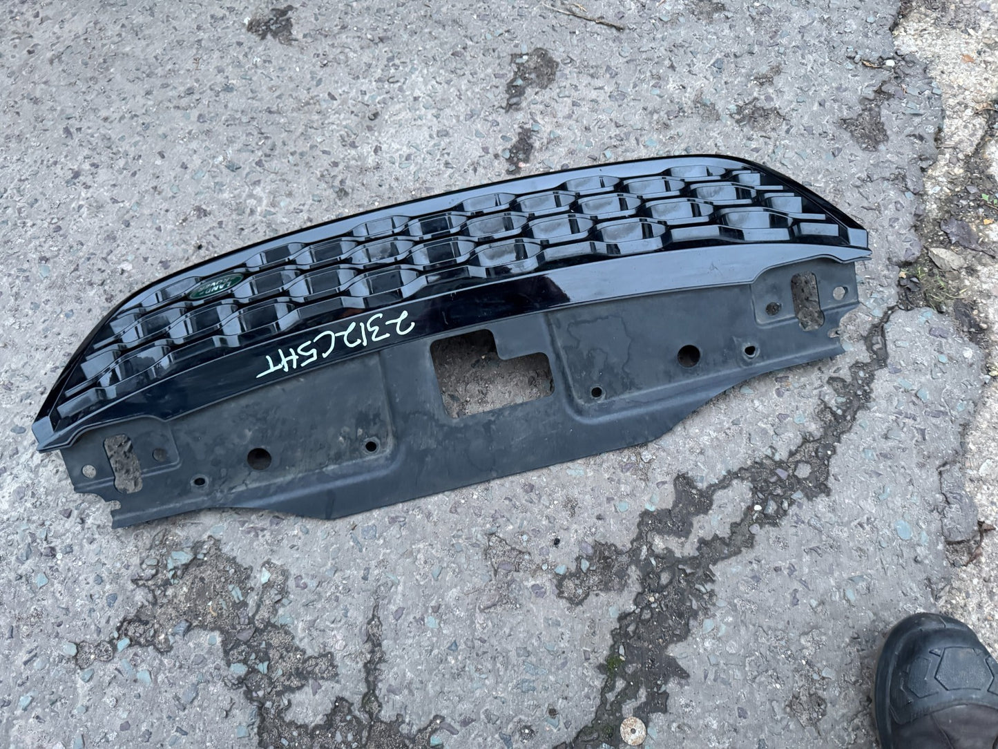 2024 LAND ROVER DISCOVERY FRONT BUMPER MAIN GRILL ORIGINAL GENUINE MY428A189AD