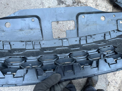 2024 LAND ROVER DISCOVERY FRONT BUMPER MAIN GRILL ORIGINAL GENUINE MY428A189AD