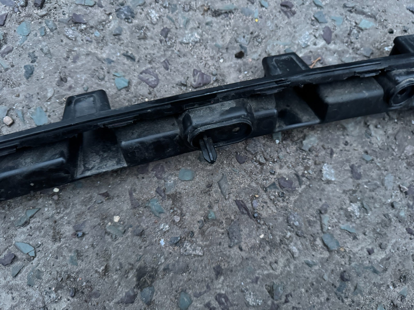 JAGUAR E-PACE X540 BUMPER MOUNT BRACKET REAR CENTRE MIDDLE J9C317E855A 2019