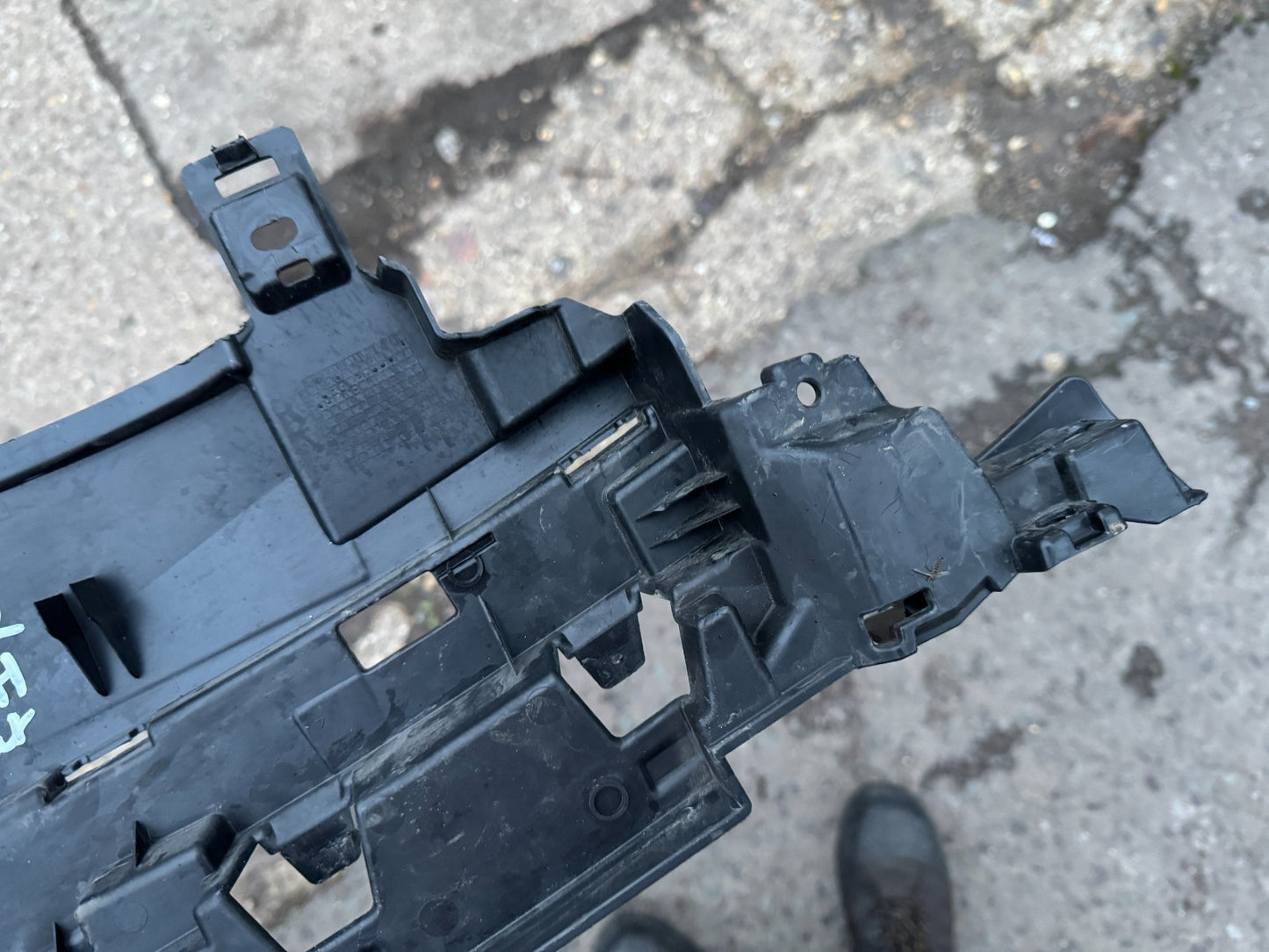 REINFORCEMENT GRILL FRAME FORD KUGA/ESCAPE MK3 LIFT 24-25 PV4B-17E778-AA