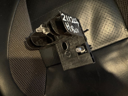 Range Rover (L460)  LEFT Headlamp Mounting Bracket m8e213n233da