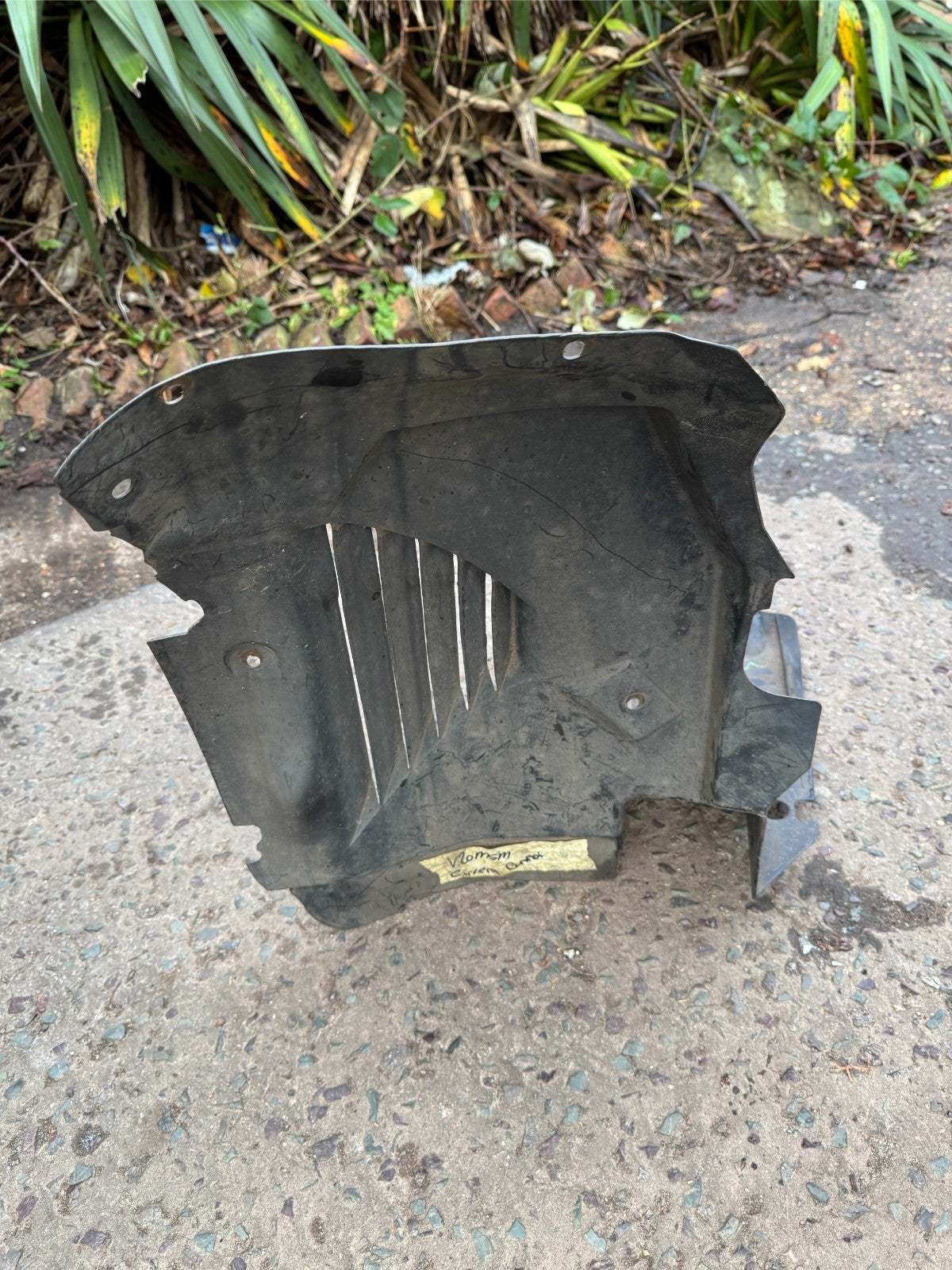 inner wheel arch front left Porsche 911 Carrera 996 99650422300 damaged