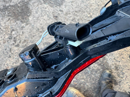 Land Rover Range Rover Velar 2024 Left rear fog light J8A215K273AE Bent Clip