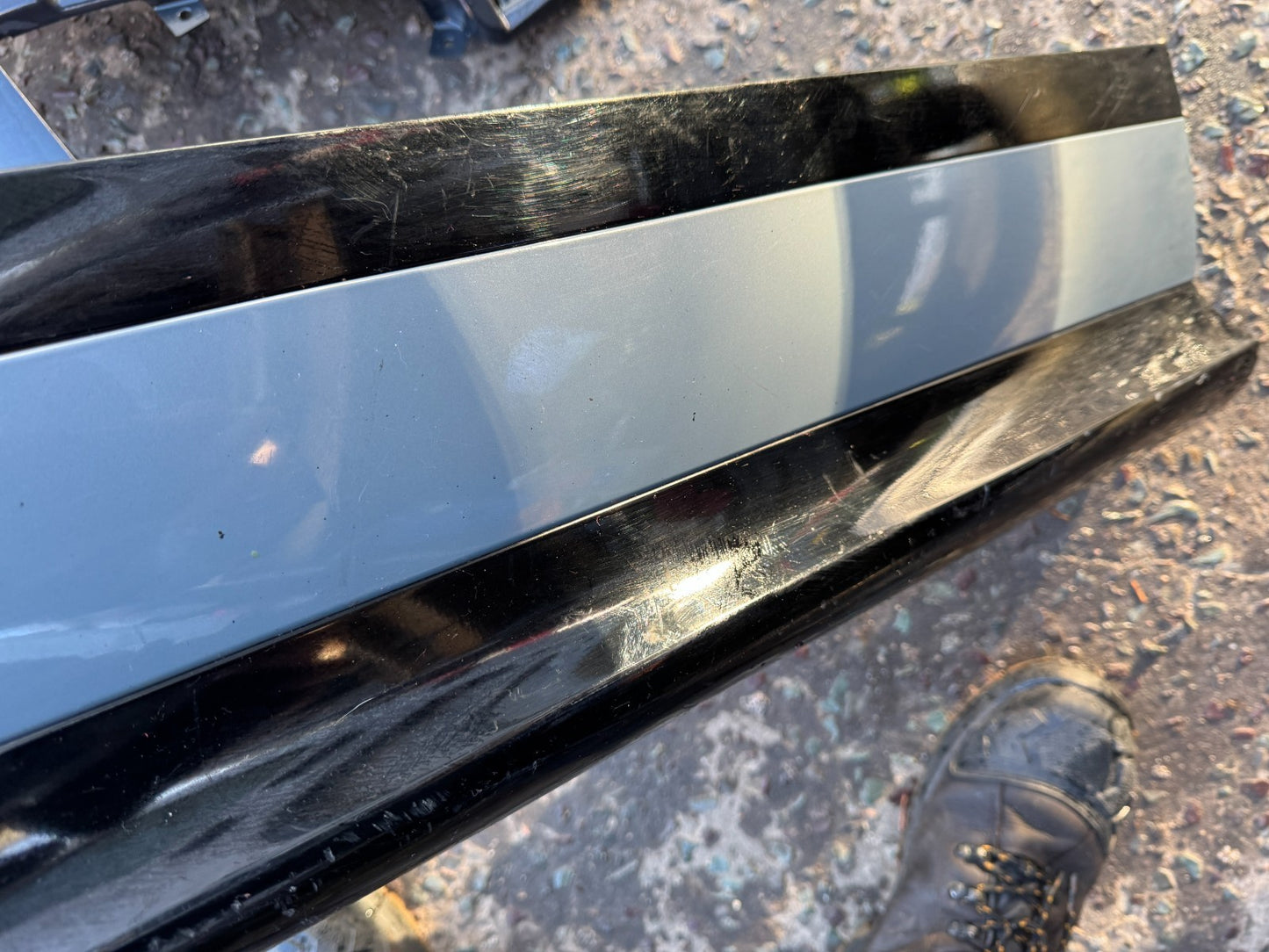 Land Rover Range Rover Evoque L551 Front Left Door Moulding K8D221065C Damaged