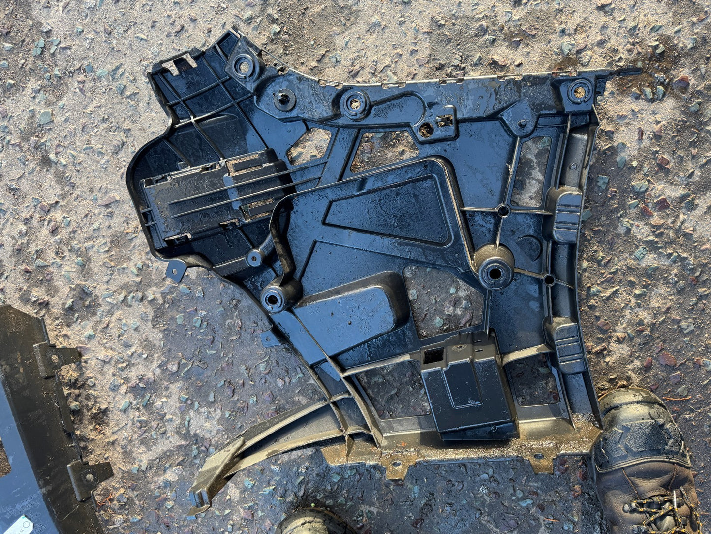 BMW 3 SERIES 2018-2023 G21,G81 REAR BUMPER INNER BRACKET LH (LEFT) 7427995