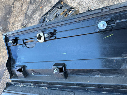 Land Rover Range Rover Evoque L551 Front Left Door Moulding K8D221065C Damaged