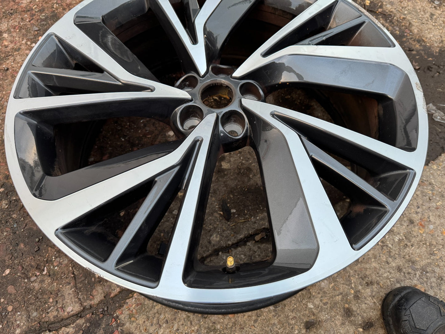 1x JAGUAR I-PACE X590 Alloy Wheel J9D3-1007-DC Electric 294kw 2023