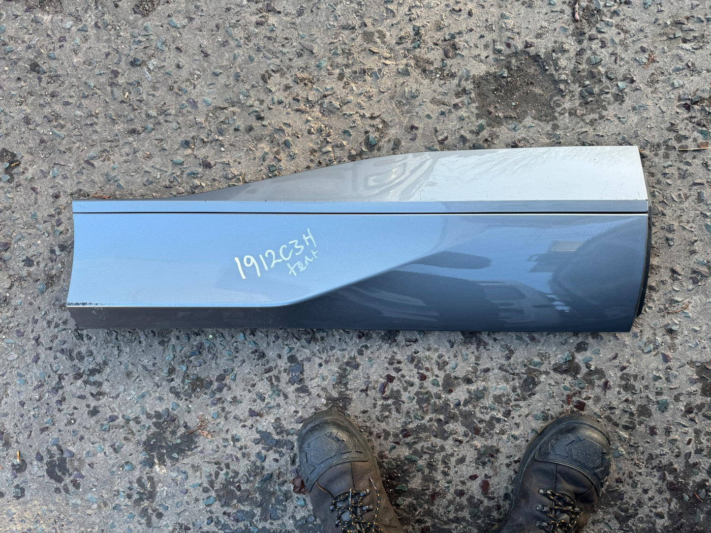 JAGUAR I PACE RIGHT REAR DOOR MOULDING 2019 - ON GENUINE J9D3 274A48 scratched