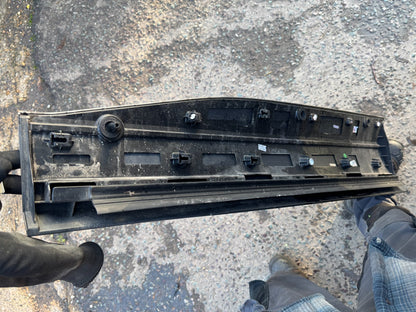 JAGUAR I-PACE X590 RIGHT FRONT DOOR LOWER MOULDING J9D321064A scratched