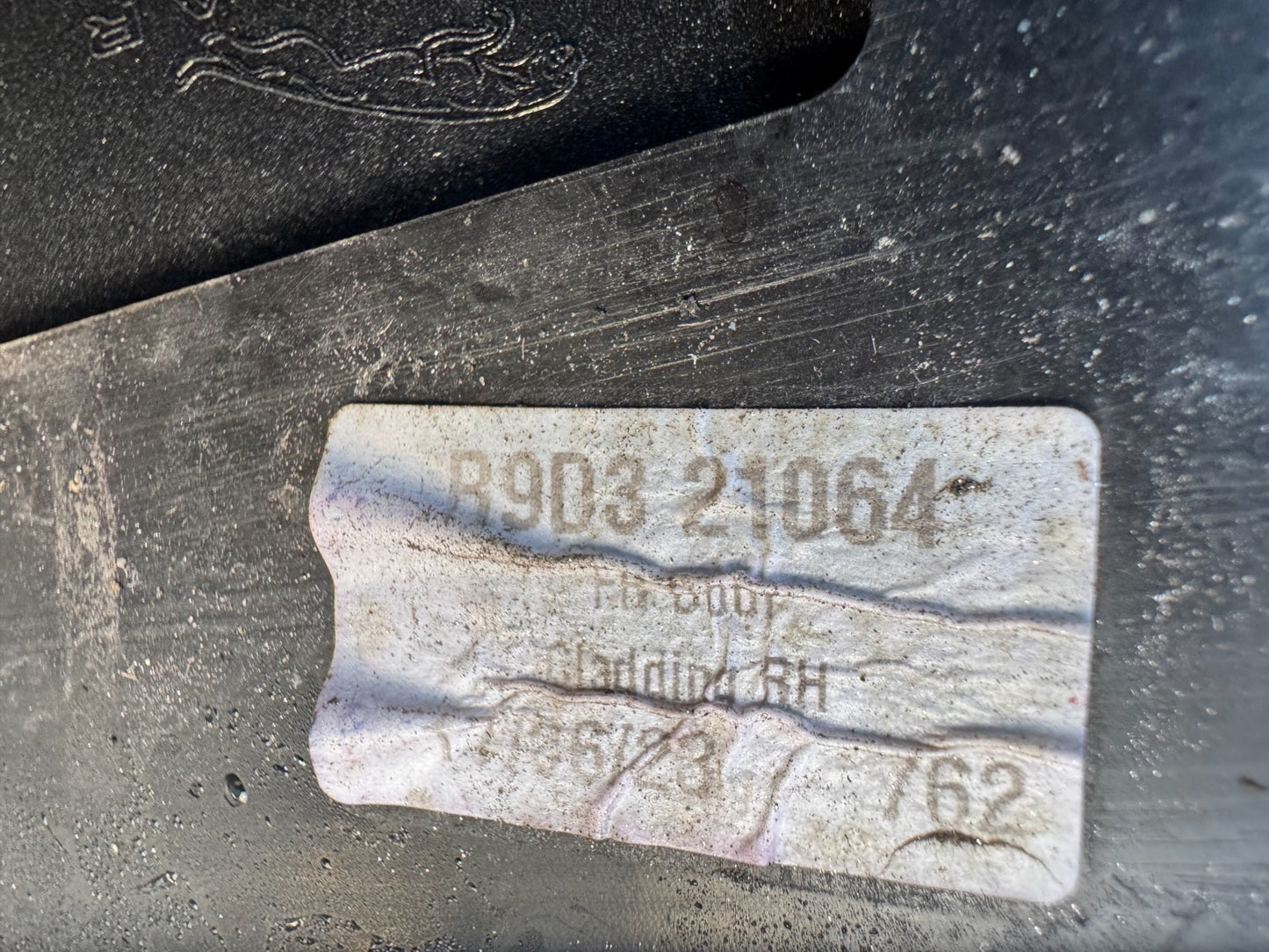 JAGUAR I-PACE X590 RIGHT FRONT DOOR LOWER MOULDING J9D321064A scratched