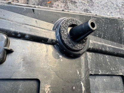 JAGUAR I-PACE X590 RIGHT FRONT DOOR LOWER MOULDING J9D321064A scratched