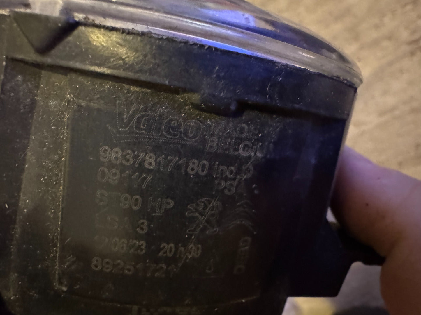 2023 Citroen C4 Picasso Berlingo DS4 Peugeot Partner Front Bumper FOG 9837817180