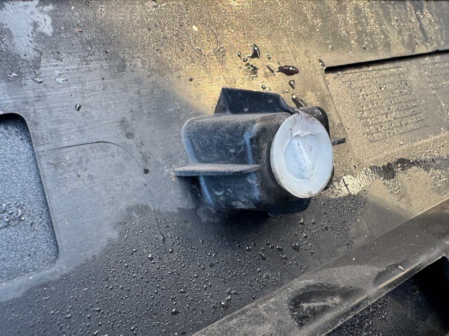 JAGUAR I-PACE X590 RIGHT FRONT DOOR LOWER MOULDING J9D321064A scratched