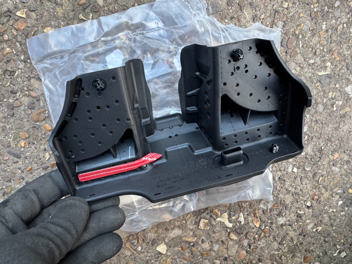 JEEP B-Pillar Belt Body Side Seal, Right - Mopar (68271722AF)