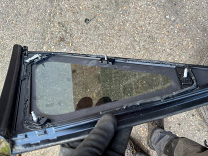 2022 HYUNDAI TUCSON MK4 NX4 REAR RIGHT SIDE QUARTER WINDOW GLASS 87820N70