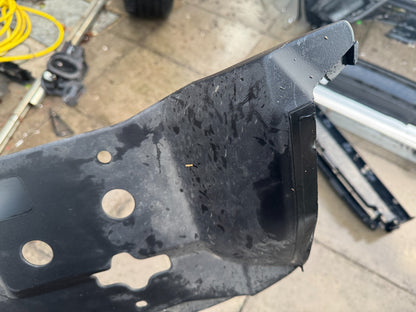 2023/24 Land Rover Defender L663 Front Bumper Top Trim L8b28a100a