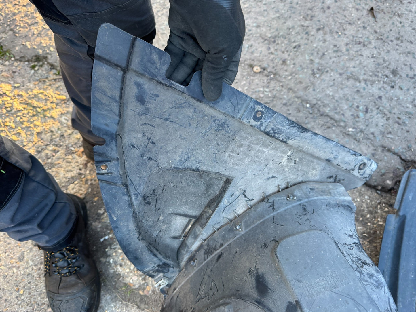 Genuine MINI N/S/F Front Passenger Dirt Arch Liner (Cooper S/SD) F56 F55 7319759