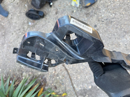 BMW G21 Bumper Bracket Rear Right 7469366 330e 2020 RHD 17535677