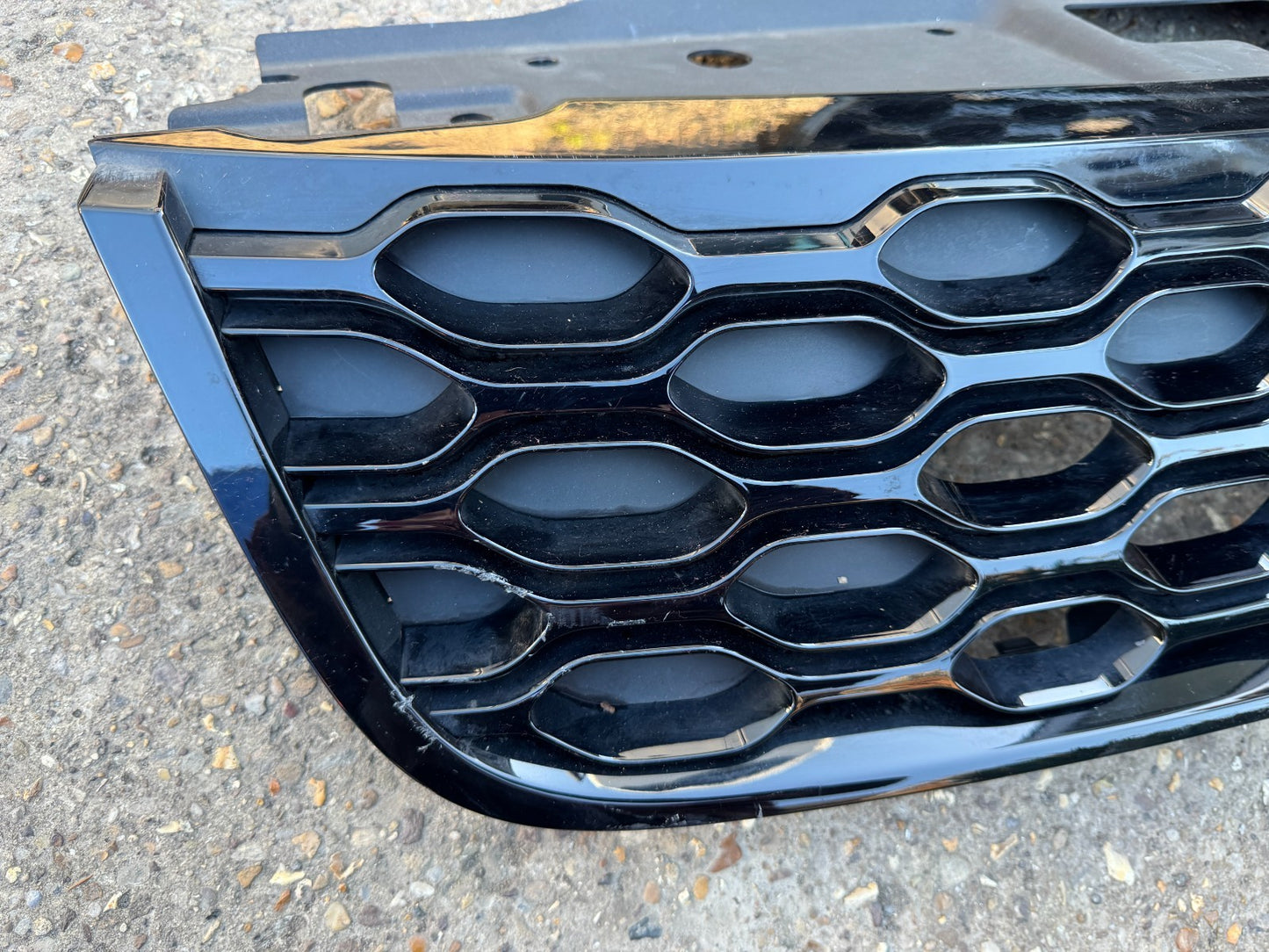 LATE 2024 LAND ROVER DISCOVERY FRONT MAIN GRILL ORIGINAL GENUINE MY428A189AD