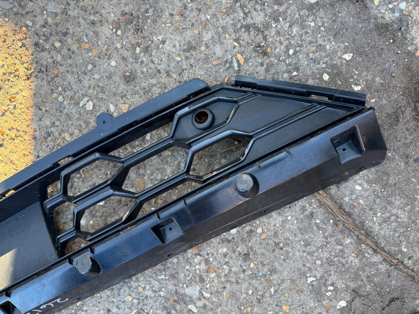 2024 FORD KUGA MK3 2023-25 GENUINE FRONT BUMPER LOWER GRILLE PV4B17K945S