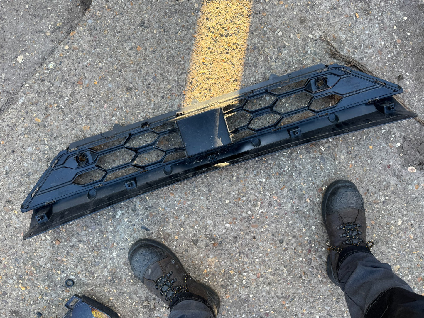 2024 FORD KUGA MK3 2023-25 GENUINE FRONT BUMPER LOWER GRILLE PV4B17K945S