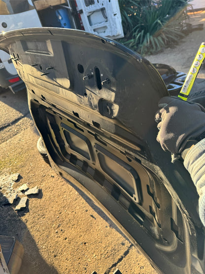 LAND ROVER DEFENDER L663 BONNET HOOD LID DENTED