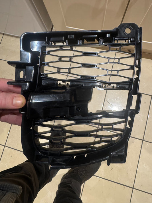 Range Rover Sport Front Bumper Left Grill 2022 ON N9X2-17K947-A Genuine